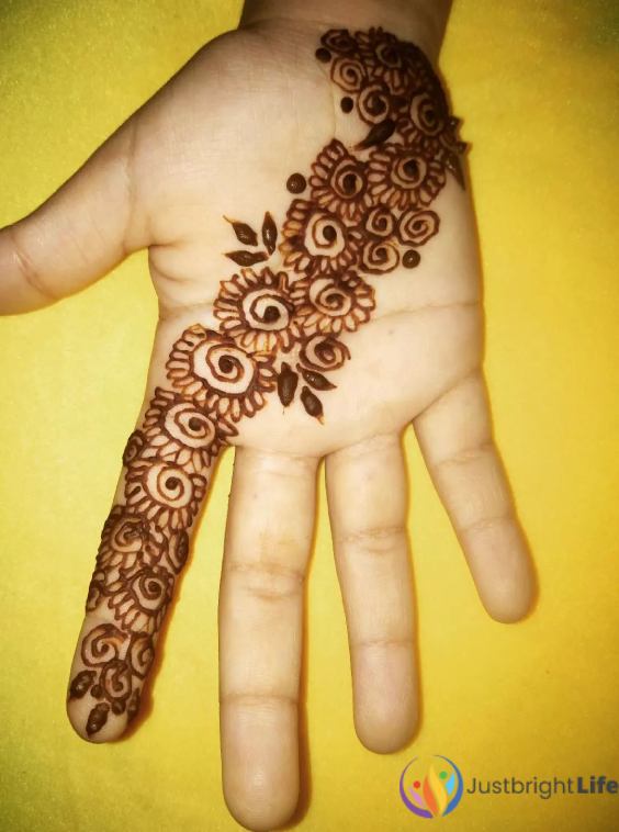 Easy And Simple Mehndi Designs For Kids