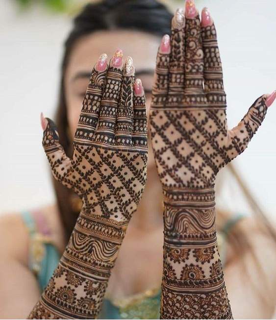 Stylish Back Full Hand Bridal Mehndi