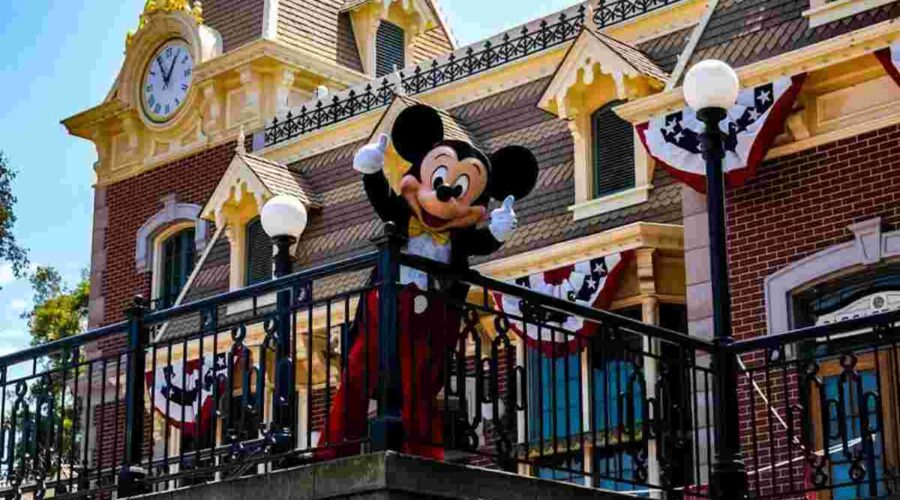 Weekday vs. Weekend: When Is the Best Time to Visit Disneyland?